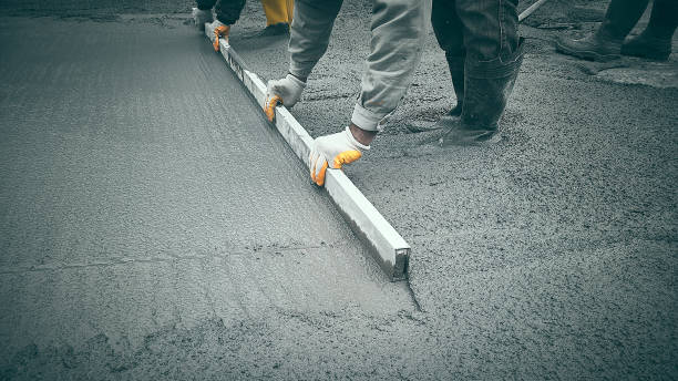 Best Custom Concrete Contractor  in Lake Hallie, WI